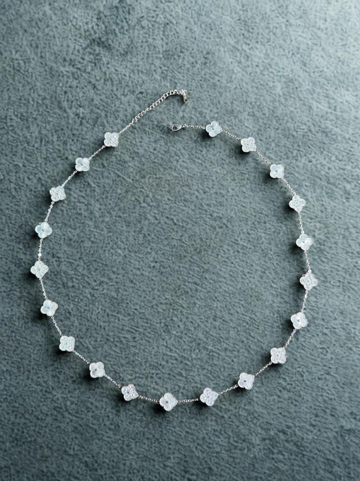 SILVER CLOVER CHAIN
