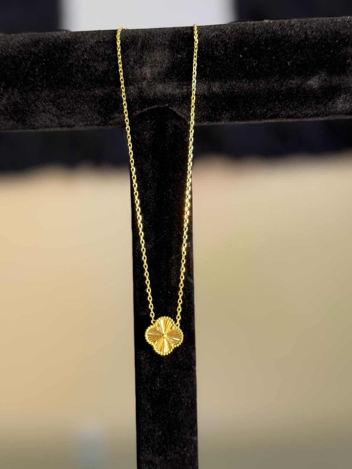 14K GOLD PLATED STAINLESS STEEL FLOWER NECKLACE