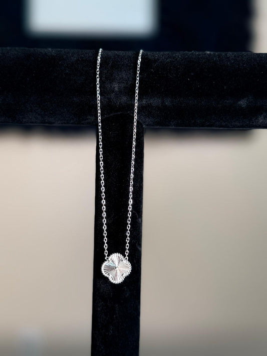 14K GOLD PLATED STAINLESS STEEL FLOWER NECKLACE