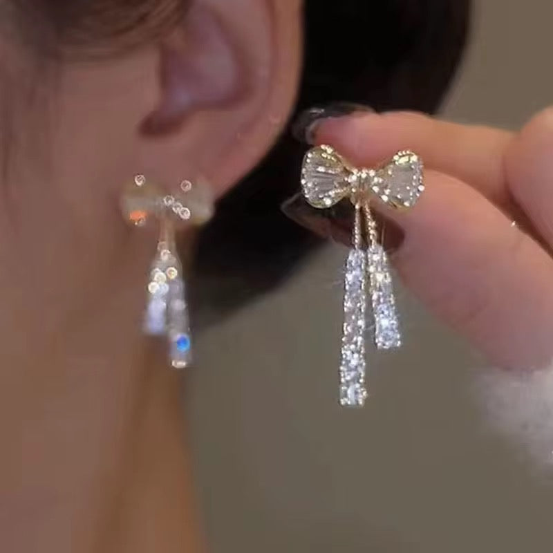925 SILVER TIE EARRINGS WITH MOISSANITE